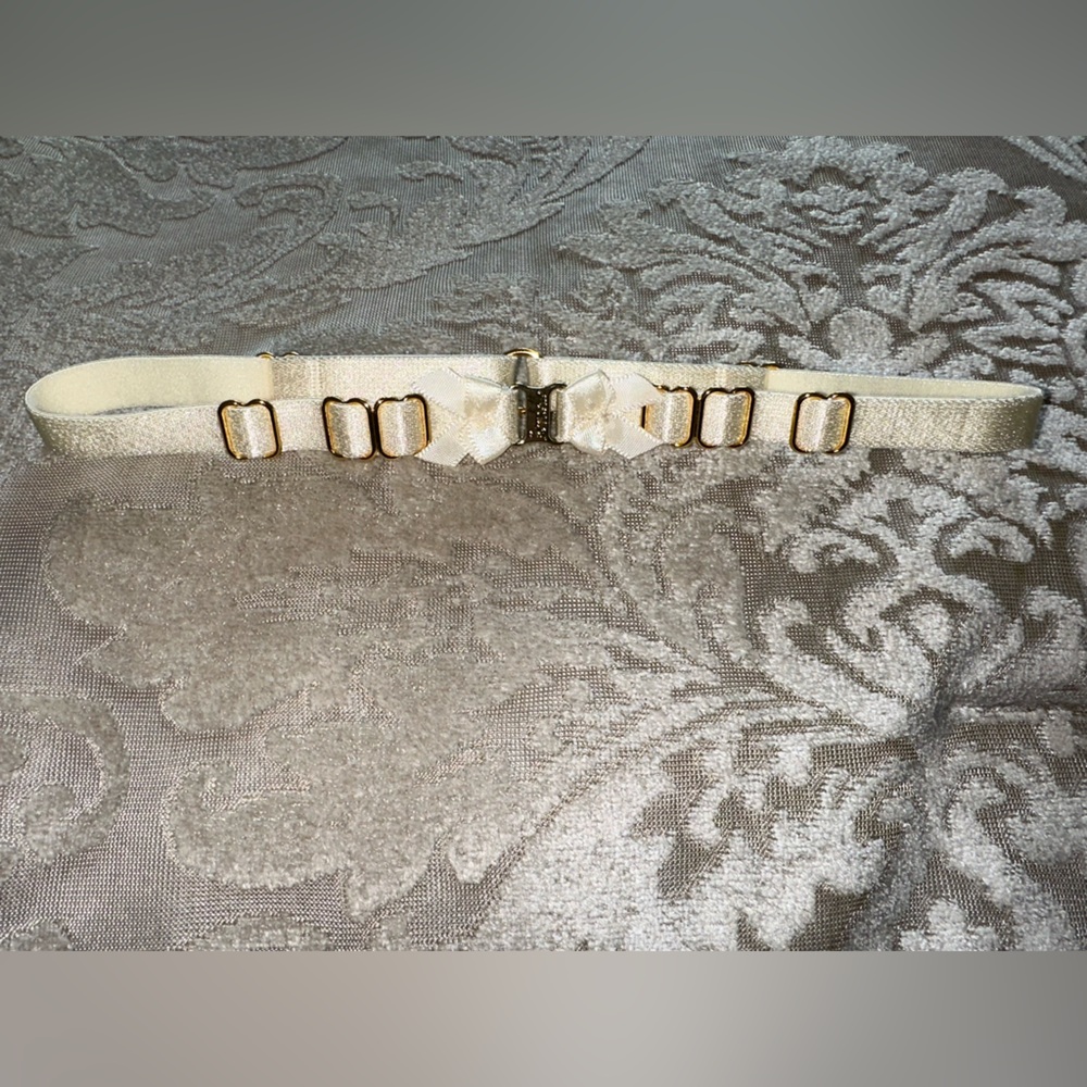 NWOT Bordelle Ivory Bondage Collar with Classic Embellishments and Bows - Picture 5 of 8